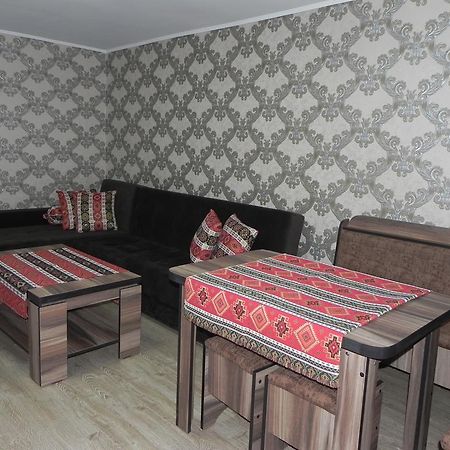 Old Yard Guest House Tbilisi ภายนอก รูปภาพ