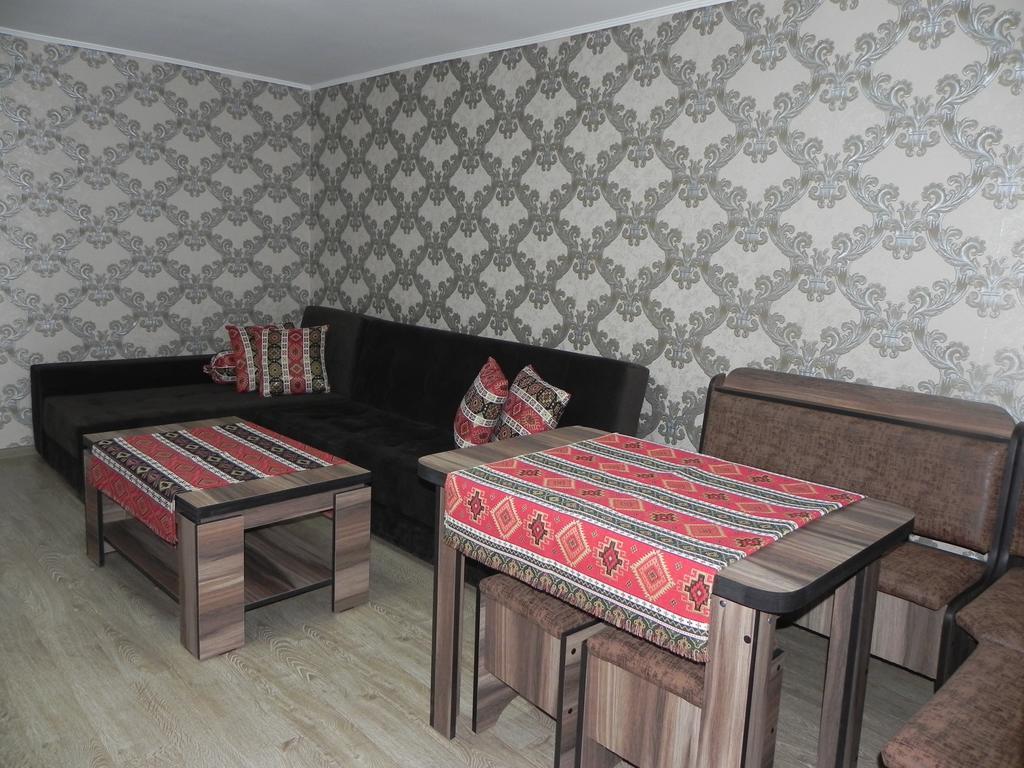 Old Yard Guest House Tbilisi ภายนอก รูปภาพ