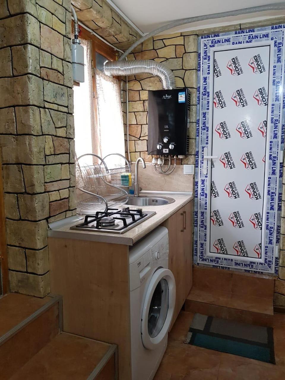 Old Yard Guest House Tbilisi ภายนอก รูปภาพ